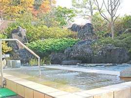 【宮城県の人気温泉日帰り温泉】「花おりの湯」は源泉かけ流しのモール泉が自慢。肌がすべすべになるといわれる“美人の湯”が人気