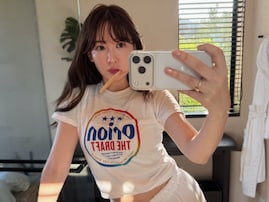 「やはり陽菜さん、最高！」小嶋陽菜、宮古島プライベートショット公開「余裕も見せ方も全て完璧！」