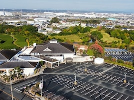 【静岡県の人気スーパー銭湯】「袋井温泉和の湯」は琥珀色の天然温泉が自慢の施設。温泉そだちの「とらふぐ」でリラックス