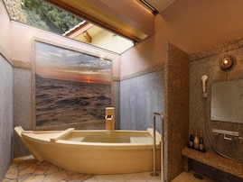 【楽天トラベル売れ筋1位】兵庫県「城崎温泉 風月魚匠」は老舗鮮魚店直営で味わう松葉ガニと旬魚介の美食宿【4月13日】