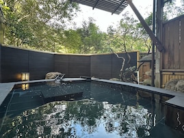 【楽天トラベル売れ筋1位】「湯の山温泉 旅館寿亭」は御在所岳を望む絶景と美肌の湯で癒される宿【4月16日】