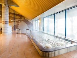 【山形県の人気スーパー銭湯】「あったまりランド深堀」はメタケイ酸豊富な美肌の湯が自慢。広々とした50畳の大浴場でリラックス