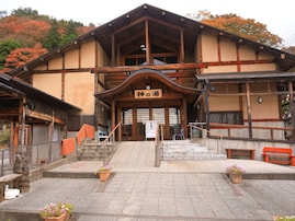【宮城県】「飲食店めぐりも楽しめる」遠刈田温泉の魅力とは？蔵王のシンボル・御釜や名物グルメも充実