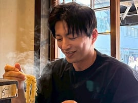 「来世はレンゲでもいい」大沢たかお、ラーメンを食べる姿に「湯気さえもまるで演出」「映画のワンシーン」