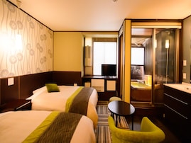 【楽天トラベルセール】群馬県「 草津温泉 湯畑草菴」が今だけ特別価格に！湯畑ビュー客室と露天風呂付き客室で満喫する贅沢温泉ステイ【4月23日】