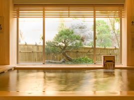 【愛知県の人気スーパー銭湯】「湯～とぴあ宝」は24時間営業のワンランク上の施設。30種以上のお風呂とサウナでリラックス