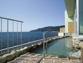 【福井県の人気日帰り温泉】「露天風呂 漁火」は日本海の絶景に癒される施設。開放感抜群の露天風呂でリラックス