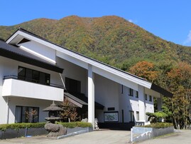 【楽天トラベル特別セール】福島県「Tabist こぼうしの湯 洗心亭 会津湯野上温泉」が今だけ10％オフ！ 豊富な湯量を誇る源泉かけ流しの宿【5月6日】