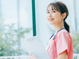女子小学生の「将来なりたい職業」ランキング！ 同率2位は「美容師」と「看護師」、では1位は？