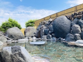 【富山県の人気日帰り温泉】「立山吉峰温泉 ゆ～ランド」は立山のふもとで自然を満喫できる施設。4種類のお風呂でリラックス