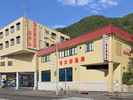【岡山県の人気日帰り温泉】「岡山桃太郎温泉」は源泉かけ流しの天然温泉が自慢の施設。瀬戸内の味覚と大衆演劇も魅力