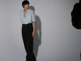 「足長すぎてるからさすがに」町田啓太、圧巻スタイルにファン歓喜！ 「スタイルの良さが際立つ……」