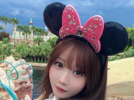 「何事すぎるwww」大谷映美里、プライベートでディズニーへ！ 「可愛い細い美脚」「彼女すぎんか？」