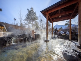 【八幡平温泉郷の人気ホテル】「八幡平ハイツ」はマグマの湯と肉屋直営の極上肉が自慢の宿