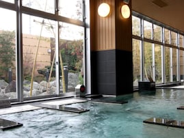 【愛知県のスーパー銭湯】「コロナの湯 豊川店」は映画館やホテルも併設した複合施設。露天岩風呂とリニューアルサウナでリラックス