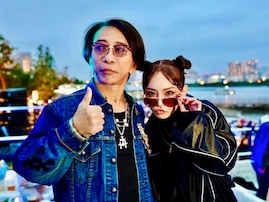 「avexしか勝たん」浜崎あゆみ、エイベックス松浦会長とのツーショットに「あゆまさ最強」「エモすぎ」