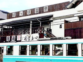 【愛媛県の人気日帰り温泉】「森の国ぽっぽ温泉」はJR松丸駅舎内という全国的にも珍しい天然温泉施設。美肌の湯でリラックス