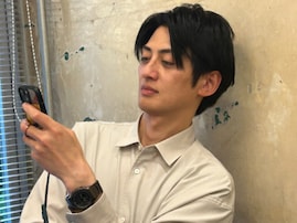 「ミルクとモナキの間」お笑い芸人、“ビジュ爆”な姿が話題に！「42歳コレまじ？」「顔整いおじさん」