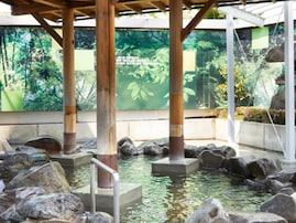 【福島県の人気日帰り温泉】「ひばり温泉」は源泉掛け流しの「美人の湯」が自慢の施設。エリア最大級のサウナやミストサウナも楽しめる