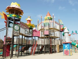 【兵庫県】3公園すべて入園無料！ 40万本のひまわりから童話のお城まで…1日中楽しめる個性派公園3選