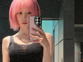 「なんじゃい!!この可愛さは!!」宮脇咲良、へそ出し圧巻スタイル披露「このスタイル、本当にマンマミーア」