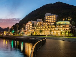 【下田温泉の人気ホテル】「下田温泉 黒船ホテル」は絶景と海の幸に満たされる宿