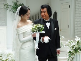 「結婚したのかと」藤岡弘、の美人娘、ウエディングドレス姿を披露！ 親子ショットも「目元がそっくり」