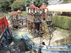 【大阪府】3公園すべて入園・入場無料！ “新幹線スポット”から人気の芝すべりまで…1日遊べる公園3選