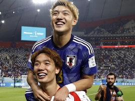 「行こうまだ見ぬ世界へ」堂安律＆板倉滉、試合の友情ショット公開「懐かしい！」「この2人のペア最高」