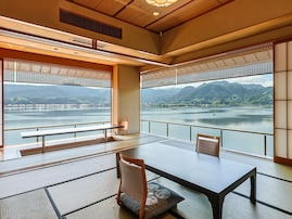 【楽天トラベル売れ筋1位】鳥取県「はわい温泉 望湖楼」は湖上露天風呂で絶景を満喫【6月15日】