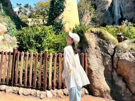 「この前まで赤ちゃんだったのに」佐々木希、3歳娘とディズニーへ！ 「これは娘さん幸せ」「愛しすぎます」