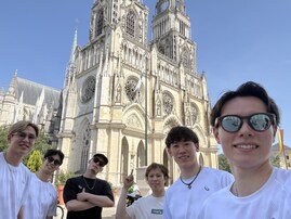 「すごいメンツでの散歩！」高橋藍、バレー男子のパリ散策ショット公開！ 「真ん中に輩が一人いるｗ」