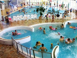 【宮城県】126mウォータースライダーが無料！ 露天風呂付き通年プールも。この夏行きたいプール3選