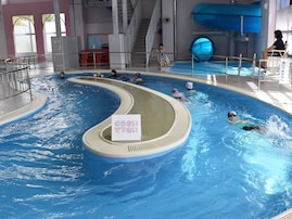 【北海道】地元の子どもは入場無料も！ 道内最大級のウォーターパークも。この夏行きたいプール3選