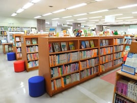 埼玉県の図書館3選！ ショッピングセンターの中にある図書館も…個性的な立地＆空間でまったり時間