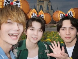 「プライベートみたい」佐野勇斗、M!LKメンバーとディズニーへ！「びしょ濡れになっても安定のビジュ」