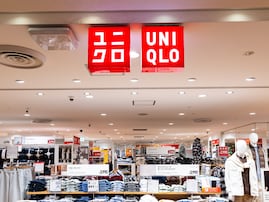 「あまりに良かった」ユニクロのクレープジャージーナロースカートが話題。さらっさらで軽い着心地