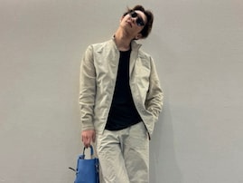 「靴履いてるのもレア」渡辺翔太、私服ショット公開「足長くてほんとにスタイル良すぎる」「爆イケ」