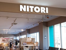 「一人でなにやってんだろってなりそうww」ニトリのミニ流しそうめん器が話題。手のひらサイズで持ち運びも◎