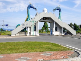 北海道のおすすめ道の駅3選！ 温泉・海鮮グルメ・絶景うに丼が楽しめる人気スポットを紹介
