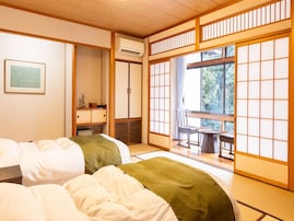 「宿の雰囲気がいい」5と0のつく日セールで10％オフ！ 「岩井温泉 浪漫伝承の宿 明石家」の創業400年の歴史感じる館内と因幡地方の味覚を堪能