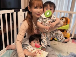 「イケメン2人」中川翔子、双子が1歳に！ 「パパ似ママ似の双子ってすごい」「早いですね。成長が！」