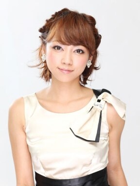 簡単かわいい 自分でできる結婚式 パーティーヘアアレンジベスト5 All About オールアバウト