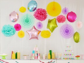 彼氏にも 100均グッズで誕生日の飾り付け 手作り 装飾アイデア All About オールアバウト