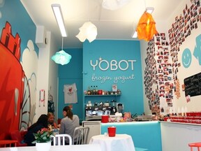 ヨーグルトアイスの専門店「ヨボット」／フィンランド
