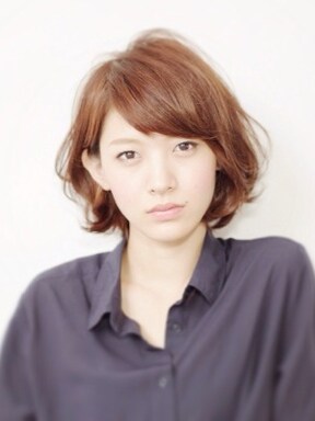 手ぐしでokの髪型に 強風が吹いてもへっちゃらのミディアムヘア All About オールアバウト