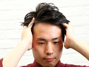 メンズヘアセットの仕方は 前髪や後ろ髪のブロー スタイリング方法 All About オールアバウト