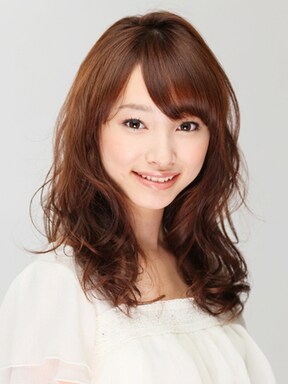 15春はセミロングに注目 セミロングヘアスタイルカタログ All About オールアバウト