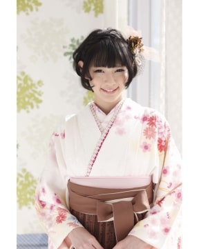 卒業式の袴姿に 自分でできる袴ヘアアレンジ 髪型カタログ2018 All