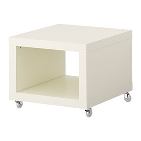 シンプルなボックス型のサイドテーブル
